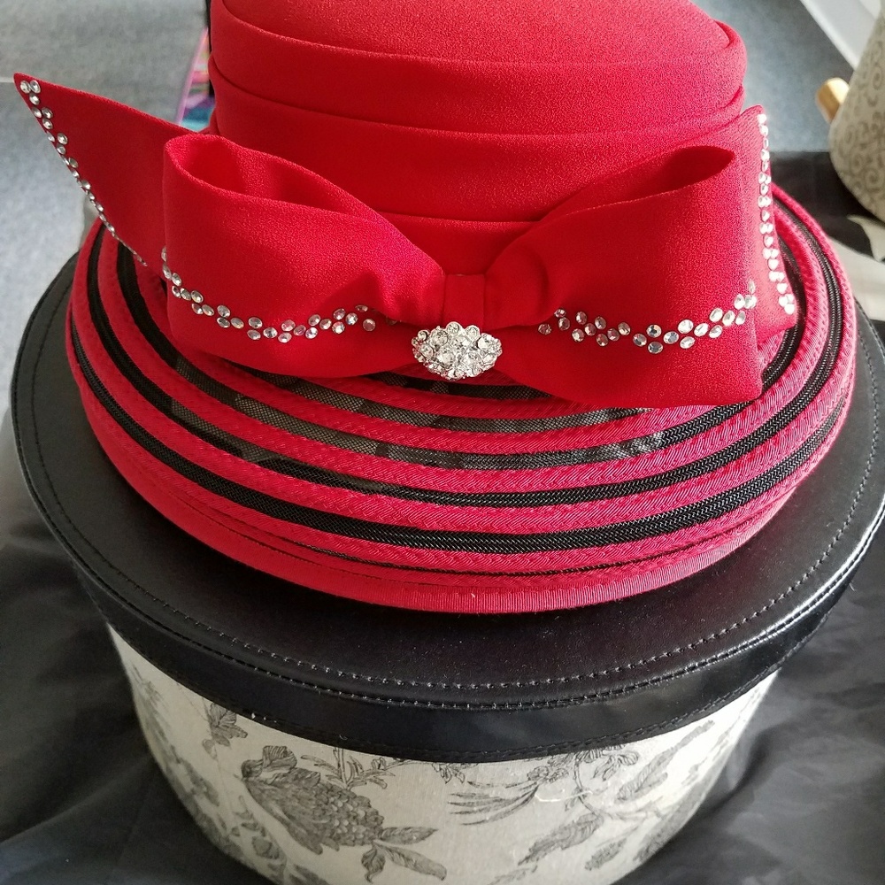 HAT